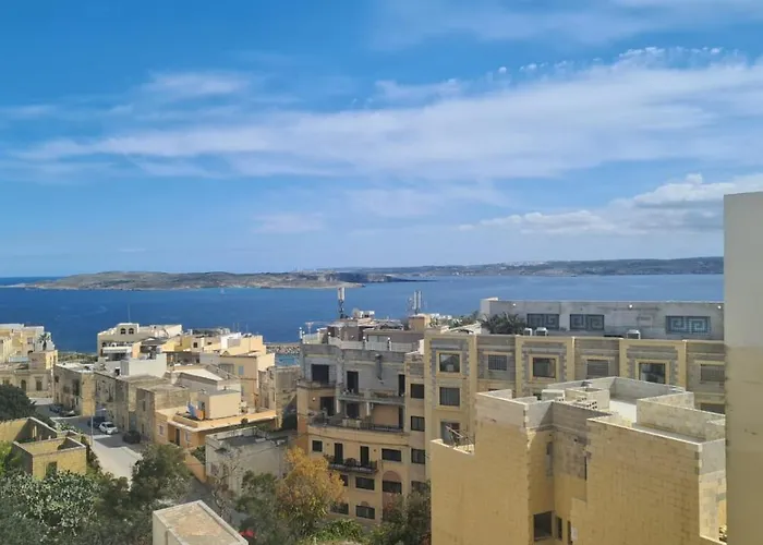 Ir-rixa Penthouse Lejlighed Għajnsielem
